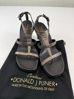 Donald Pliner Timera‎ Pewter Leather T Strap Strappy Sandals Made in Italy 9